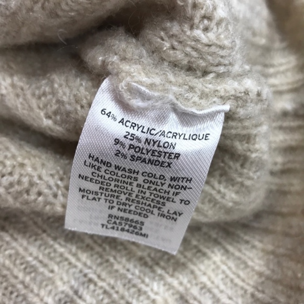 Leith Ribbed Puff Shoulder Sweater - Picture 6 of 8